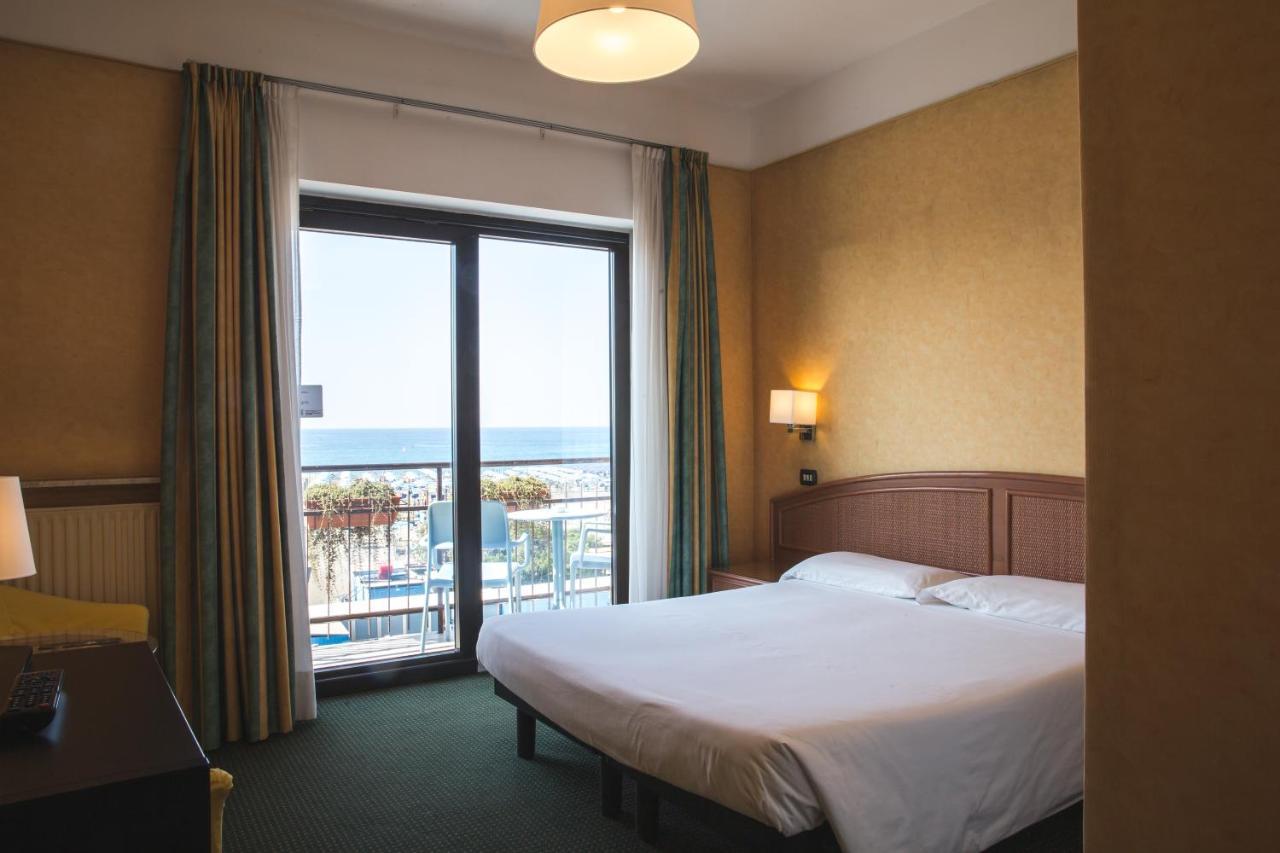 קיאברי Hotel Santa Maria מראה חיצוני תמונה