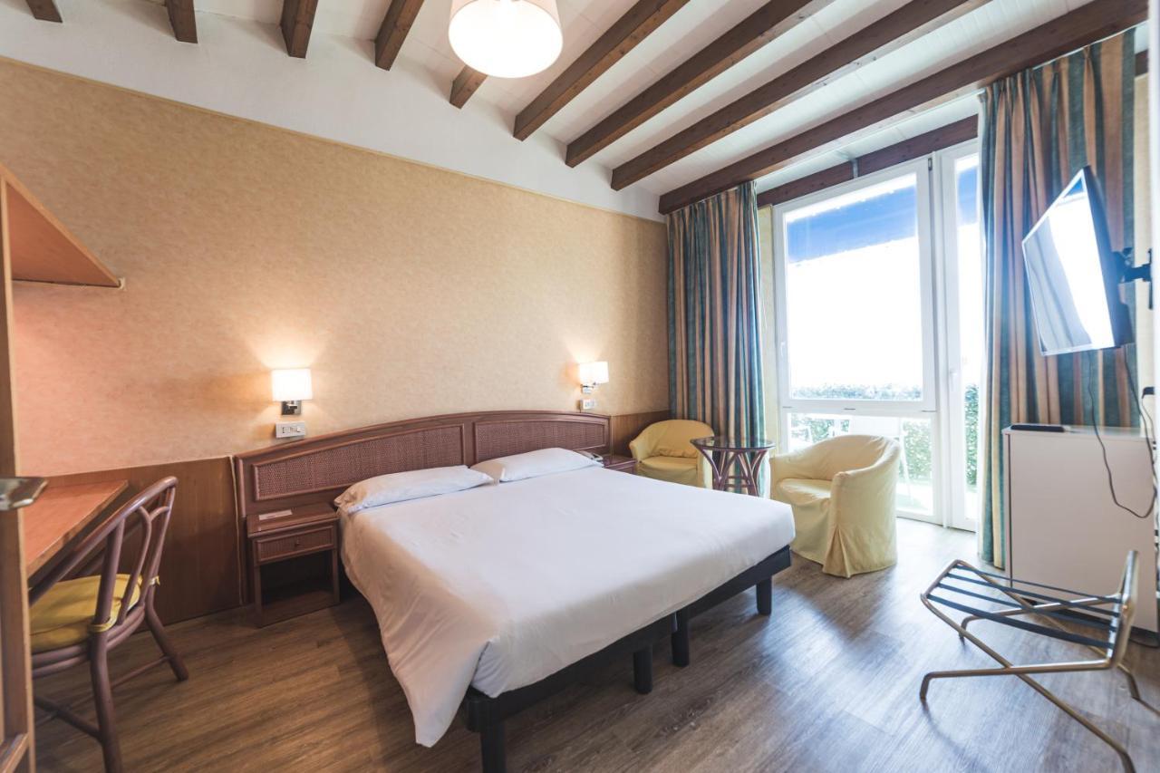 קיאברי Hotel Santa Maria מראה חיצוני תמונה