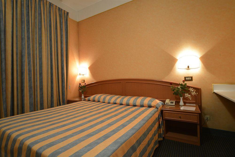 קיאברי Hotel Santa Maria מראה חיצוני תמונה