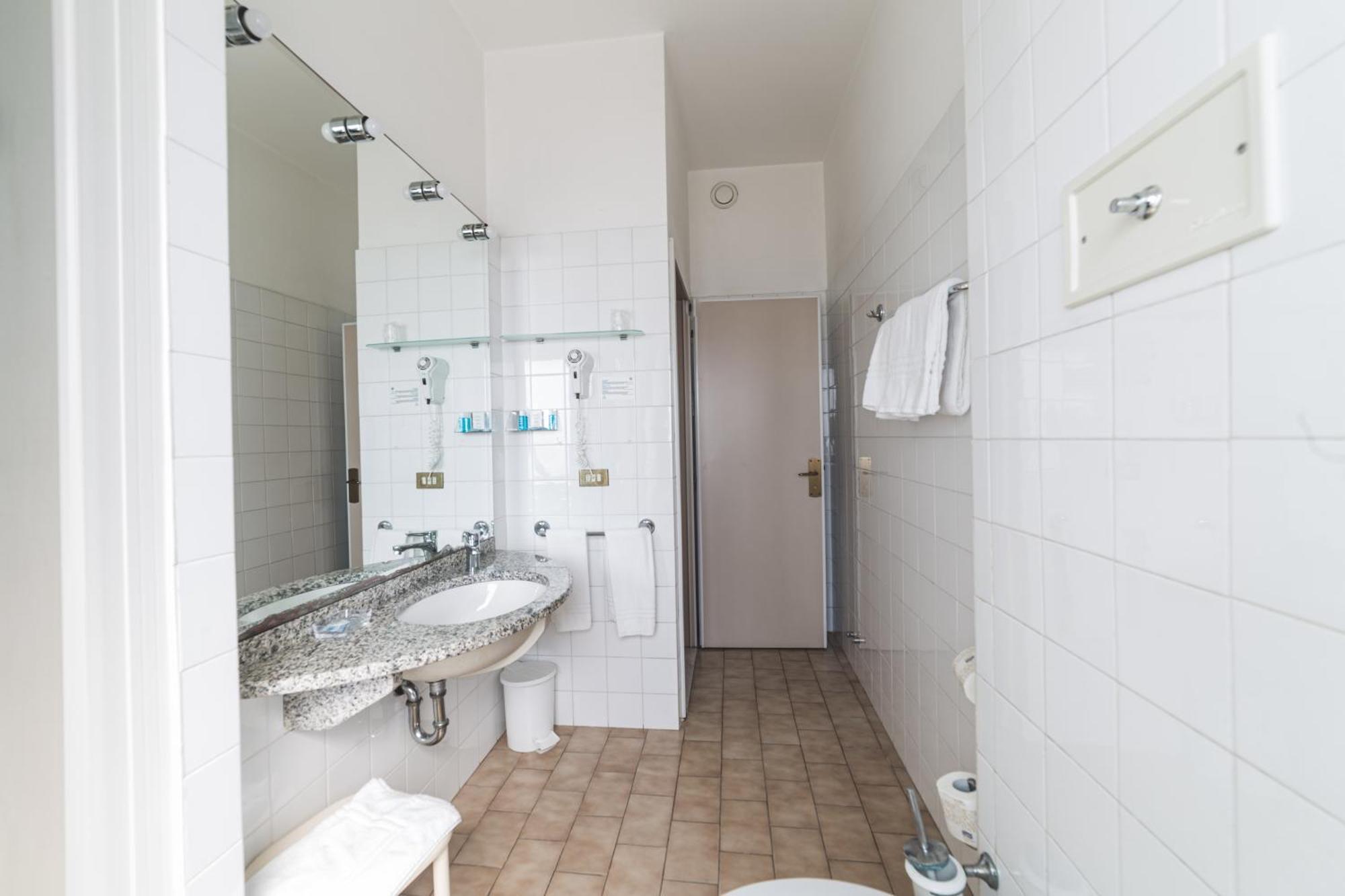 קיאברי Hotel Santa Maria מראה חיצוני תמונה